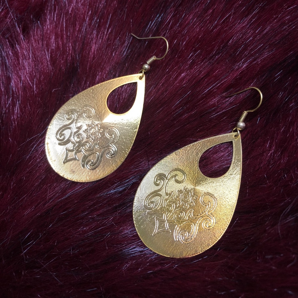 Hynda Teardrop Dangle Earrings
